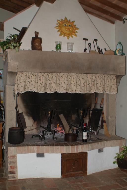 Agriturismo Podere Alberese อัสเชียโน ภายนอก รูปภาพ