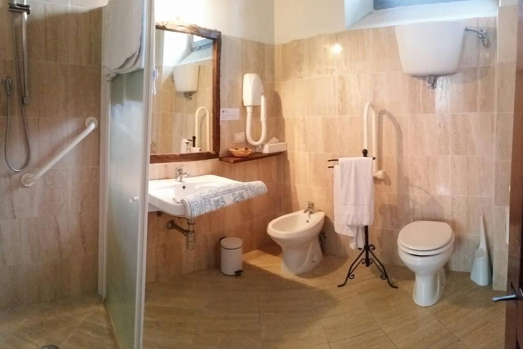 Agriturismo Podere Alberese อัสเชียโน ห้อง รูปภาพ