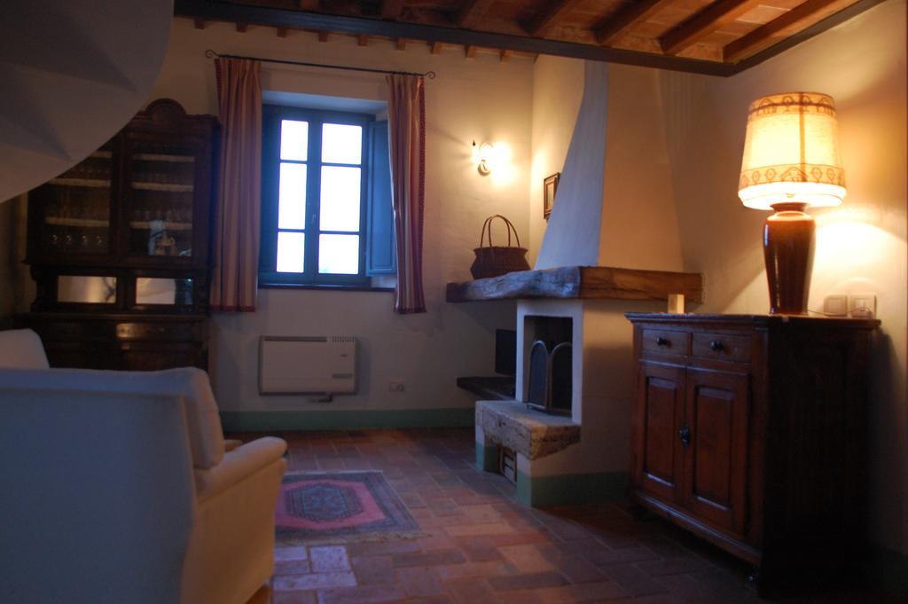 Agriturismo Podere Alberese อัสเชียโน ภายนอก รูปภาพ
