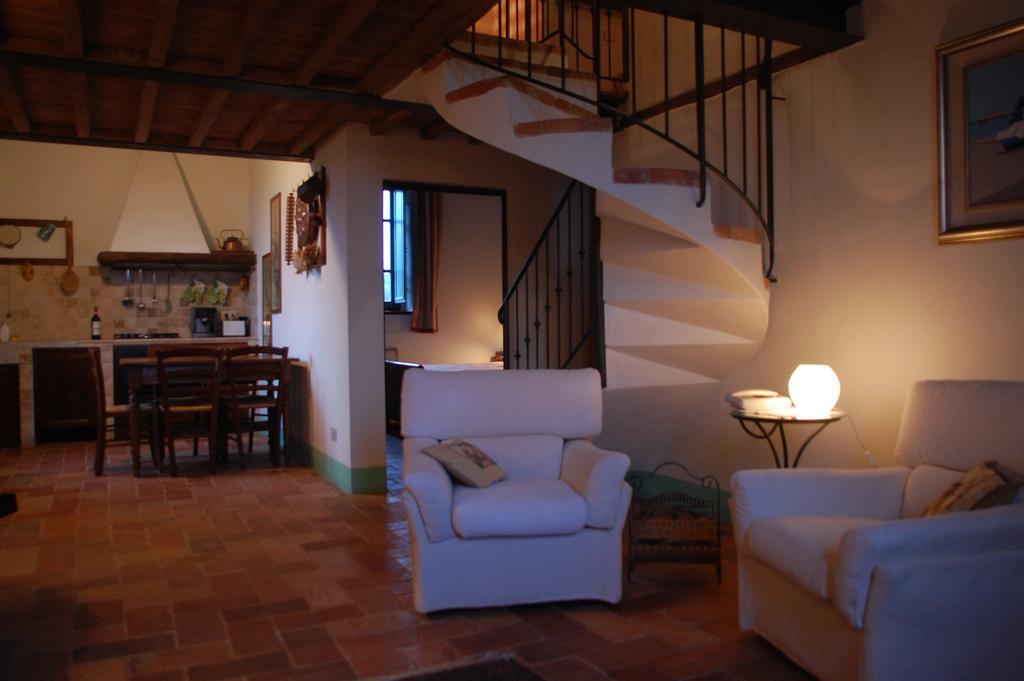 Agriturismo Podere Alberese อัสเชียโน ห้อง รูปภาพ